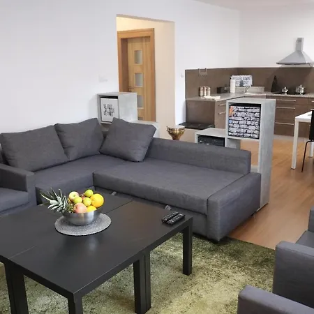 ***lucky 8 Guesthouse*** Košice